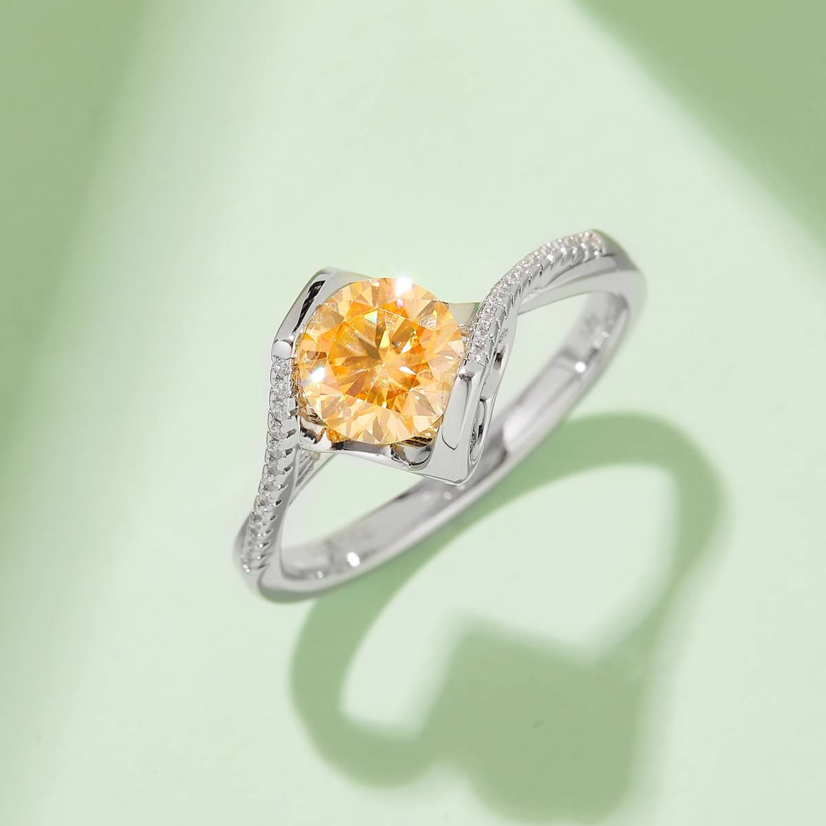 Twisted arm micro inlaid angel kiss S925 silver plated platinum Moissanite women's ring 1 carat D-grade